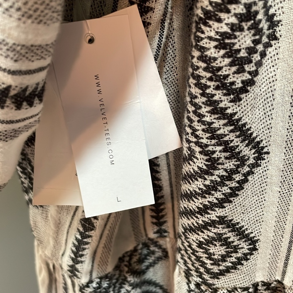 💚🆕 Velvet | Short Sleeve Aztec Print Dress 👗 Size Large. NWT. Pretty Style. - Picture 8 of 9